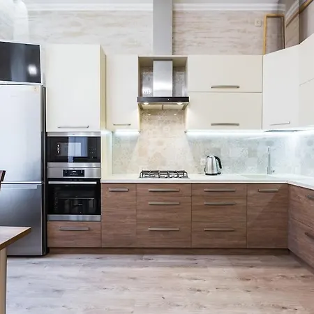 чудова в центрі львова Apartament