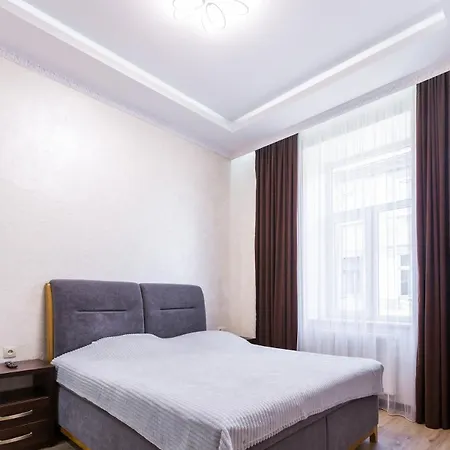 чудова в центрі львова Apartament